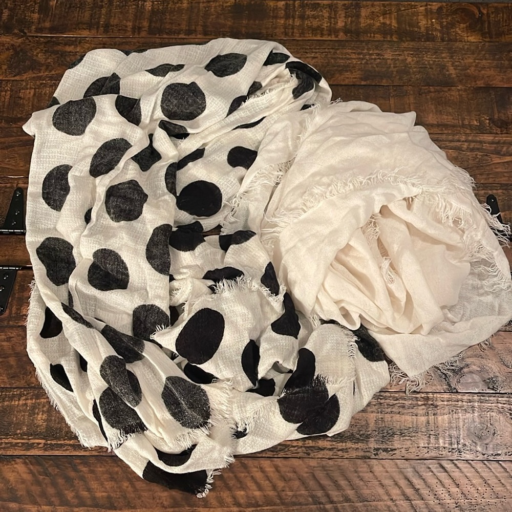 Bundle, sale! Two scarfs for the price of one!